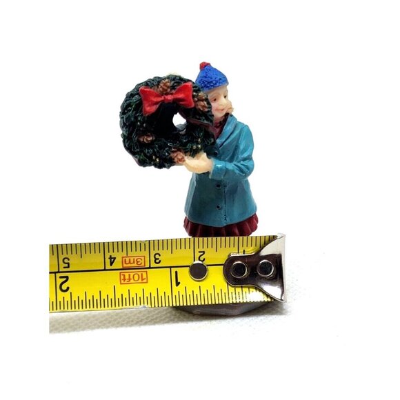 Rare Vintage Lemax Lady Holding Christmas Reef In Snow Figurine Shelf Sitter - Picture 12 of 12